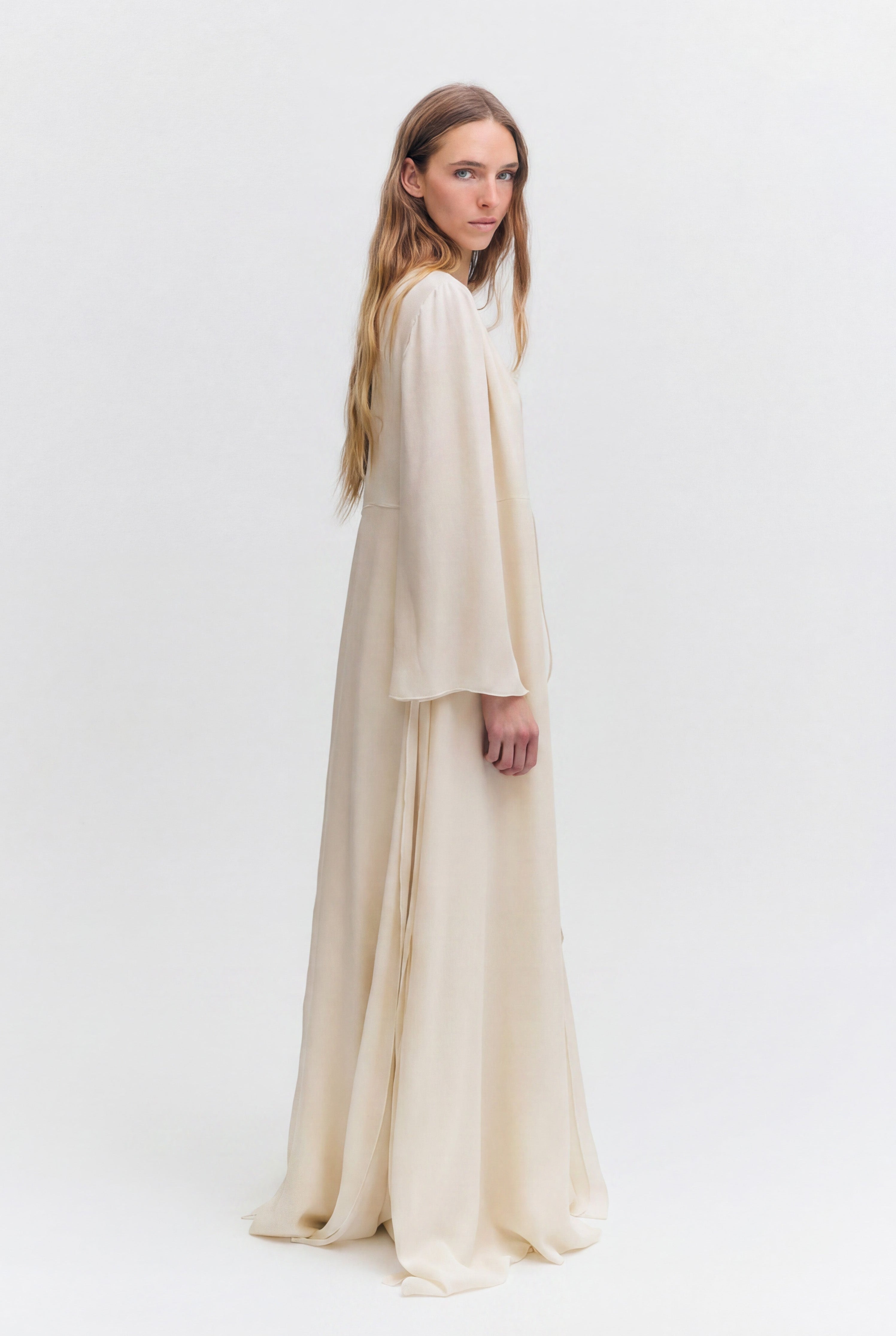 ARNELA ROBE